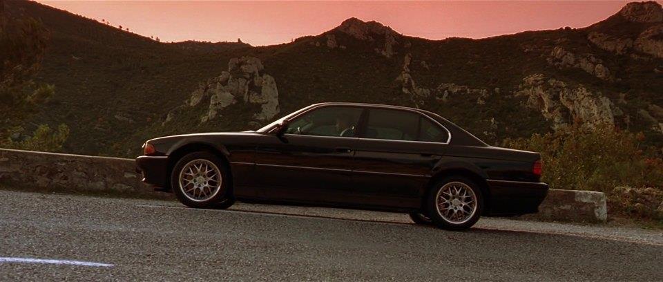 BMW 735i (E38)